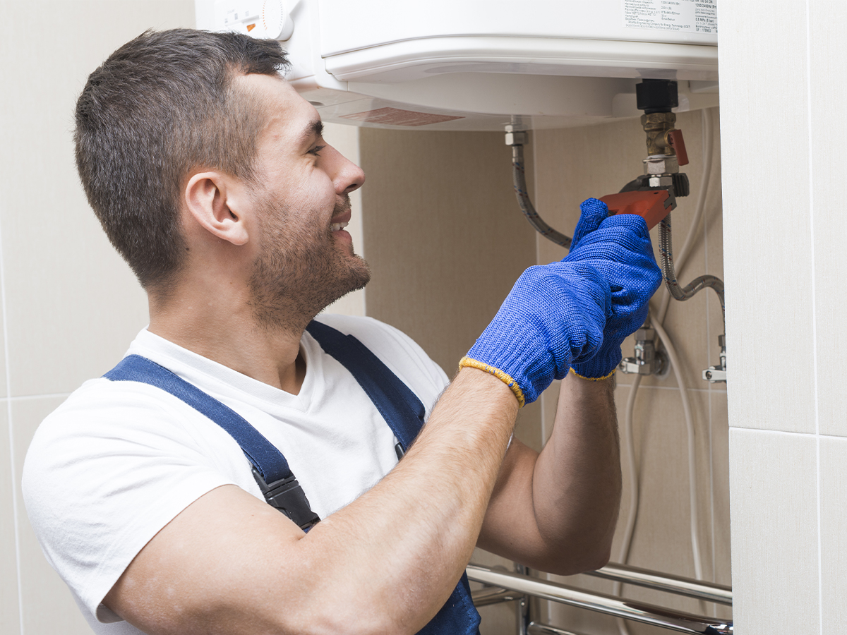 https://lvplumbingexperts.com/wp-content/uploads/2026/05/01-water-heater.jpg